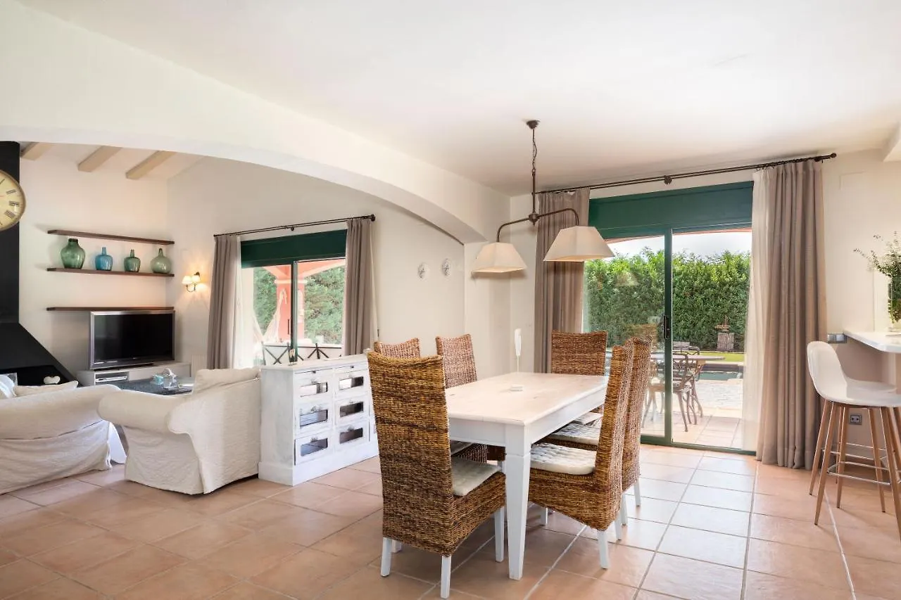 Flateli Peralada Villa