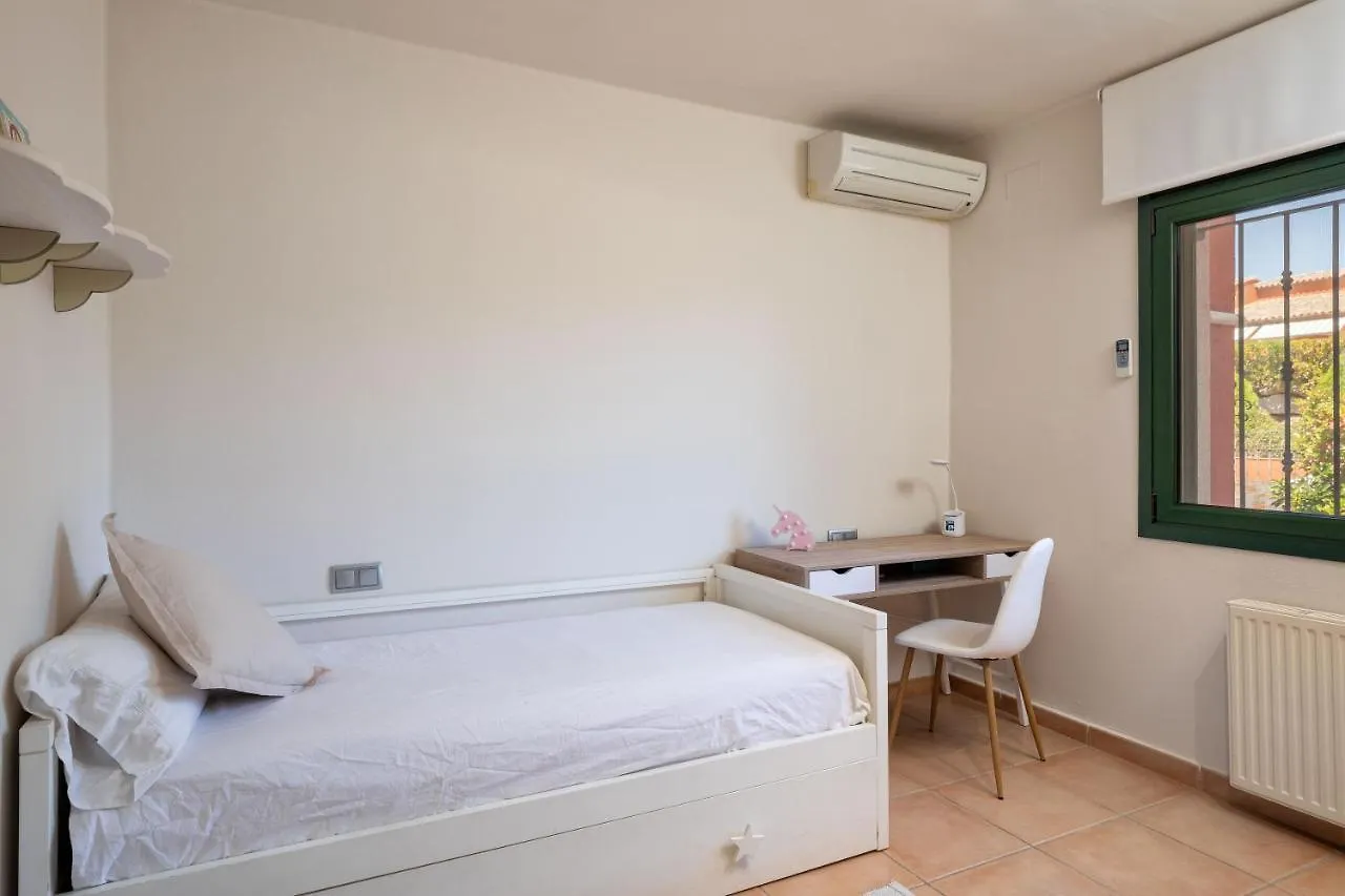 Flateli Peralada Villa